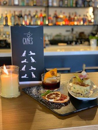 8 Canes Cocktail Bar